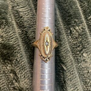 Avon Vintage Gold Tone Ring Size 5